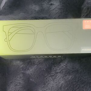 Stylish Glasseswith Wireless headset Comes With Dust Bag